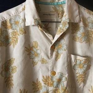 Tommy Bhama Mens shirt silk floral M short sleeve